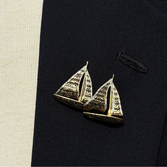Vintage Evan Picone Blue Blazer Size 44R Wool Gold Button Vented Sailboat Brooch - Picture 4 of 15
